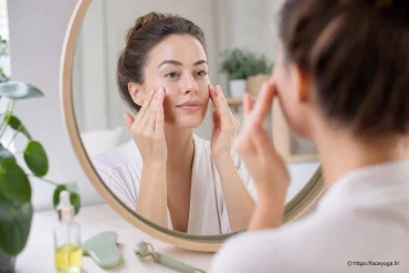 Massage facial : gestes, bienfaits et routine visage naturelle